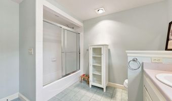 1011 Midway Dr, Auburn, IN 46706