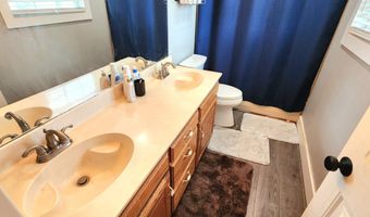 1019 E Daniels St, Aurora, MO 65605