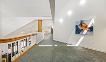25 Surrey Dr, Cheshire, CT 06410