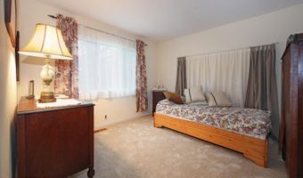 222 Red Hill Rd, Middletown, NJ 07748