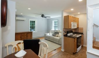 80 River Rd, Clinton, CT 06413