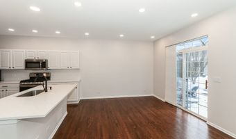 7 Shade Tree Ct, Algonquin, IL 60102