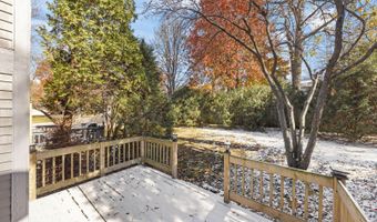 903 Old Oak Cir, Algonquin, IL 60102