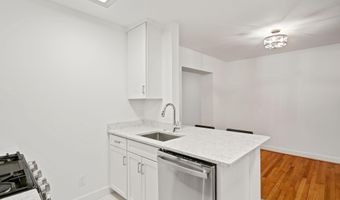 16 E LINDEN St, Alexandria, VA 22301