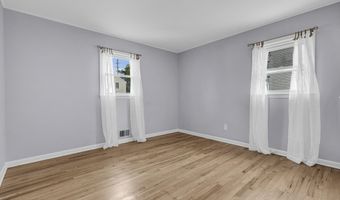 2 8th St, Aberdeen, NJ 07747