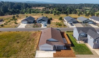 746 Seacrest Dr, Bandon, OR 97411
