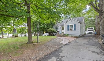 228 Saddle River Rd, Airmont, NY 10952