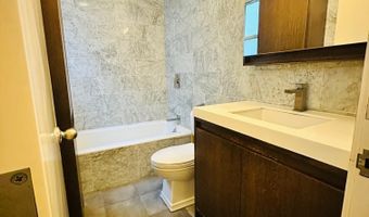 81 W 27TH St 1, Bayonne, NJ 07002