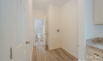 17 Berry Hill Rd, Asheville, NC 28806