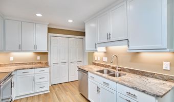 119 Heatherwood Dr, Apex, NC 27502