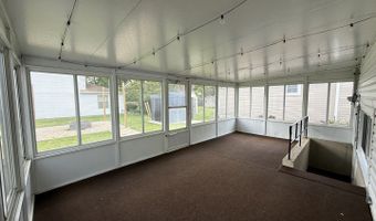 2305 N Williamsburg St, Arlington Heights, IL 60004