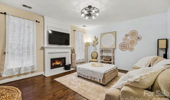 1924 DeArmon Dr, Charlotte, NC 28205
