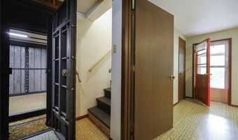 50 W Oak Hill Dr, Ballwin, MO 63021