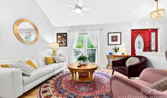 153 Skyview Cir, Asheville, NC 28804