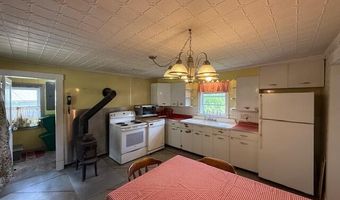 10 Palm St, Baileyville, ME 04694