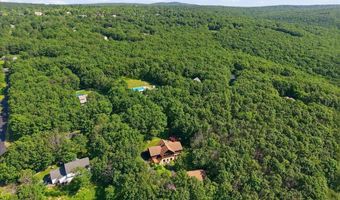 14 E Point Rd, Albrightsville, PA 18210
