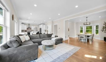 8 A Mason Ave, Bayonne, NJ 07035