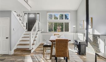 1 Nichole Ln, Coventry, RI 02816