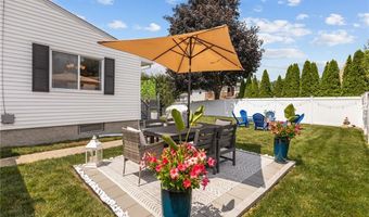17 Belvedere St, Johnston, RI 02919