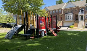 6944 ELLINGHAM Cir #A, Alexandria, VA 22315