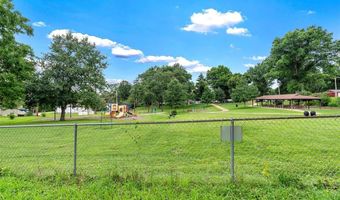 457 Rosedale Ter, Ballwin, MO 63021