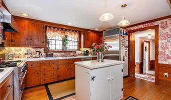 241 Howland Rd, East Greenwich, RI 02818