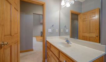 1303 N 158th Ct, Basehor, KS 66007