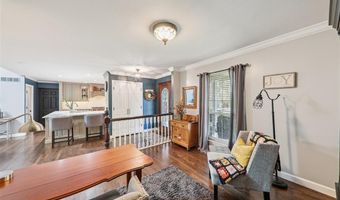 302 Fox Hollow Woods Dr, Ballwin, MO 63021