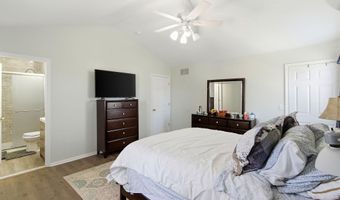 16 Cherry St, Beachwood, NJ 08722