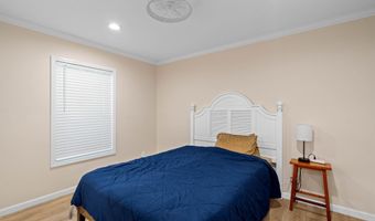 1 Country Manor Rd, Beaufort, SC 29906