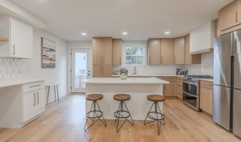 3107 MOSBY St, Alexandria, VA 22305