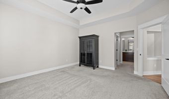 2220 Suncrest Dr, Ames, IA 50014