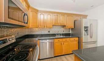 2 VILLAGE Ct, Audubon, NJ 08106