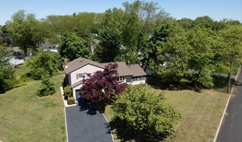 540 Sherman Ave, Belford, NJ 07718