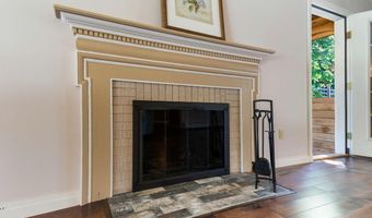 36 Woodlawn Ave, Auburn, ME 04210