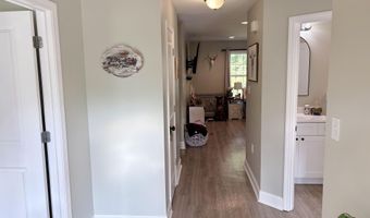 1018 N Sherman Dr, Blue Springs, MS 38828