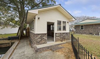 402 Chippendale Ln, Bonneau, SC 29431