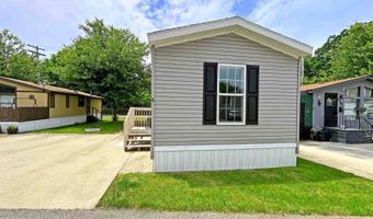 7055 Quarry Rd 8, Amherst, OH 44001