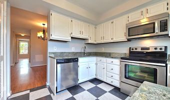 516 N WEST St, Alexandria, VA 22314