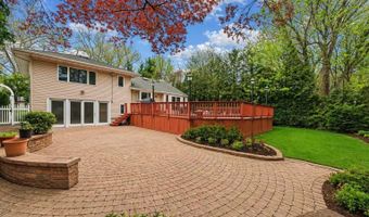 35 Hilldale Rd, Albertson, NY 11507