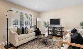 2561 Hidden Meadow Ln, Ballwin, MO 63021