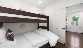 8 Cross St 1, Newport, RI 02840