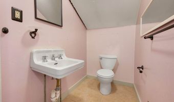 164 7th St, Bangor, ME 04401
