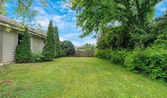 463 Londondary Dr, Ballwin, MO 63011
