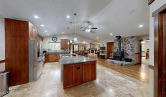 10570 E FAR CRY Rd, Athol, ID 83801