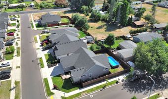 1004 S 46TH St, Springfield, OR 97478
