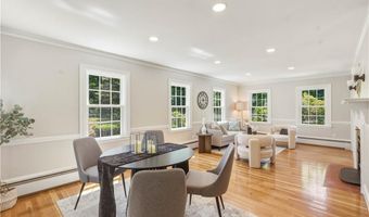 3 Sundale Rd, Cranston, RI 02921
