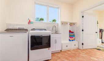 953 Fort Getty Rd, Jamestown, RI 02835