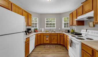 6122 E Jackson St, Bay St. Louis, MS 39520