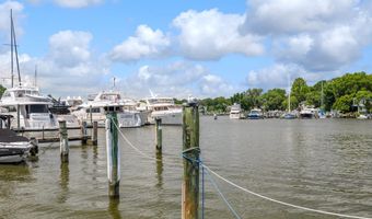 301 BURNSIDE St C 202, Annapolis, MD 21403